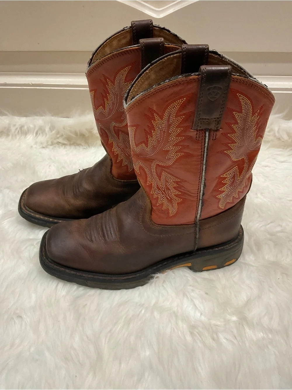 ARIAT BOYS' EARTH WORKHOG® WESTERN BOOTS - SQUARE TOE